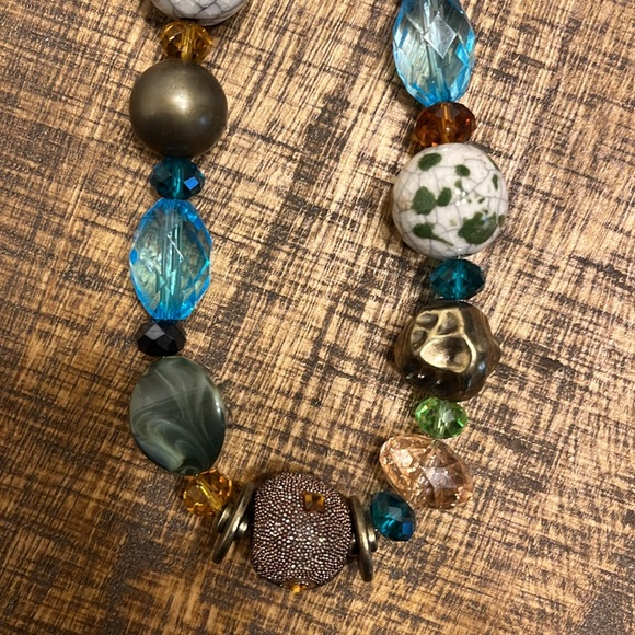 Beaded necklace - Picture 2 of 3